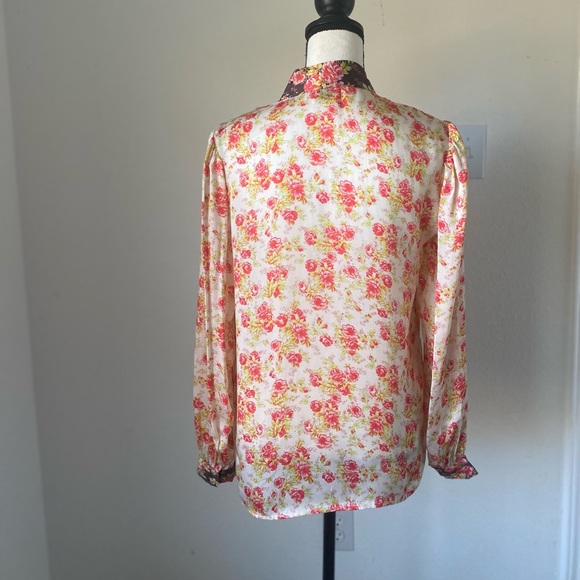 Hemant and Nandita Silky Rose Print Long Sleeve Button Up Top / Size Medium - Picture 8 of 12